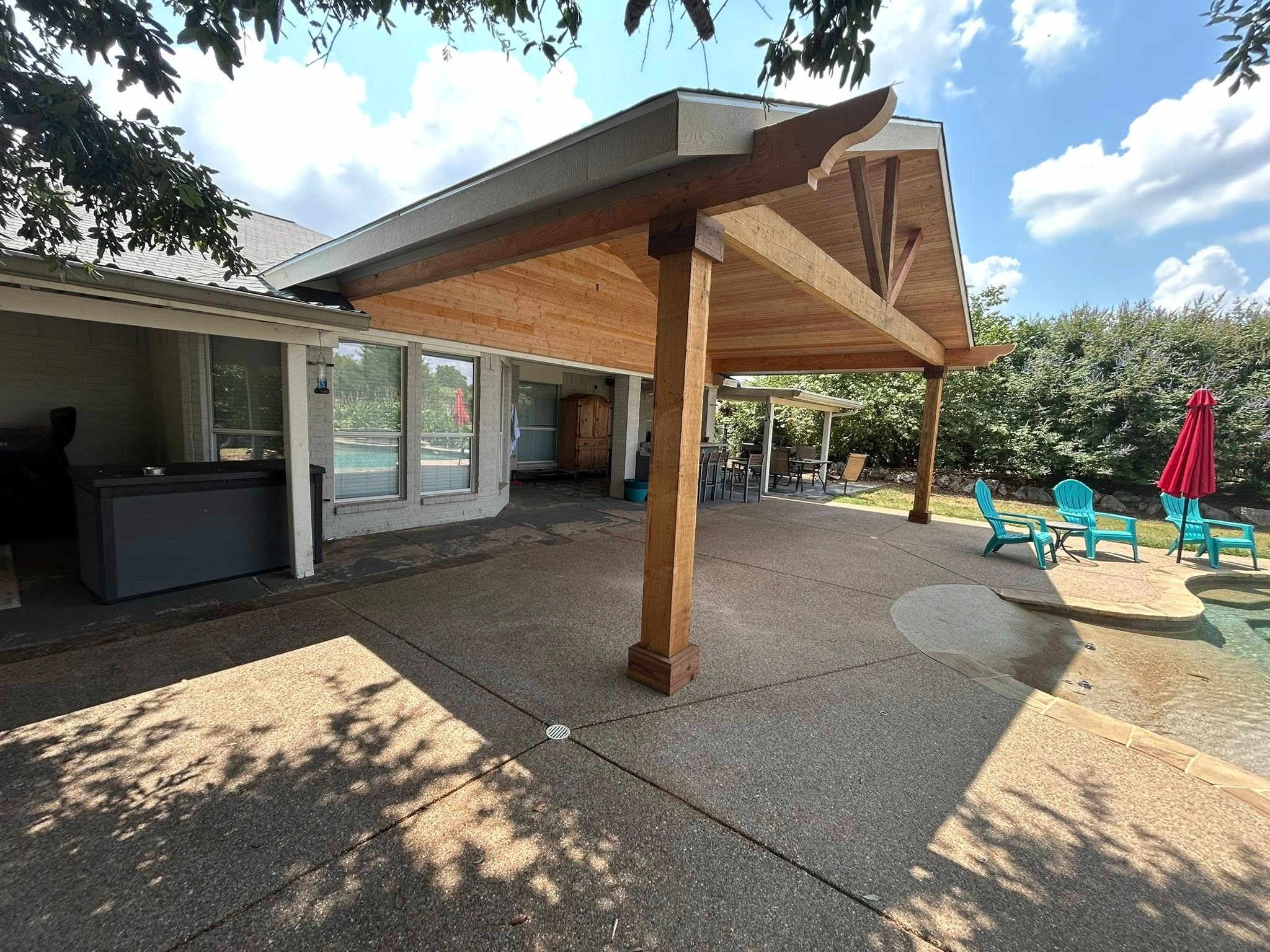Side angle of patio cover before staining